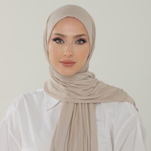 حجاب جيرسي باللون البيج